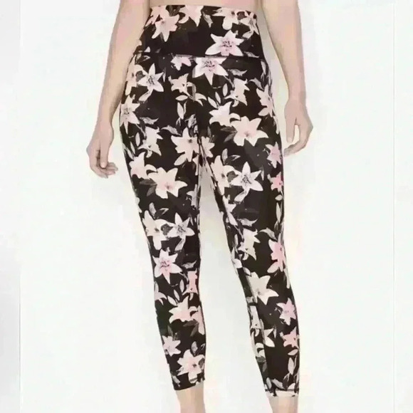 🆕️🏷Victoria’s Secret Core Essential Pocket Legging Black/Pink Lily - Picture 2 of 6